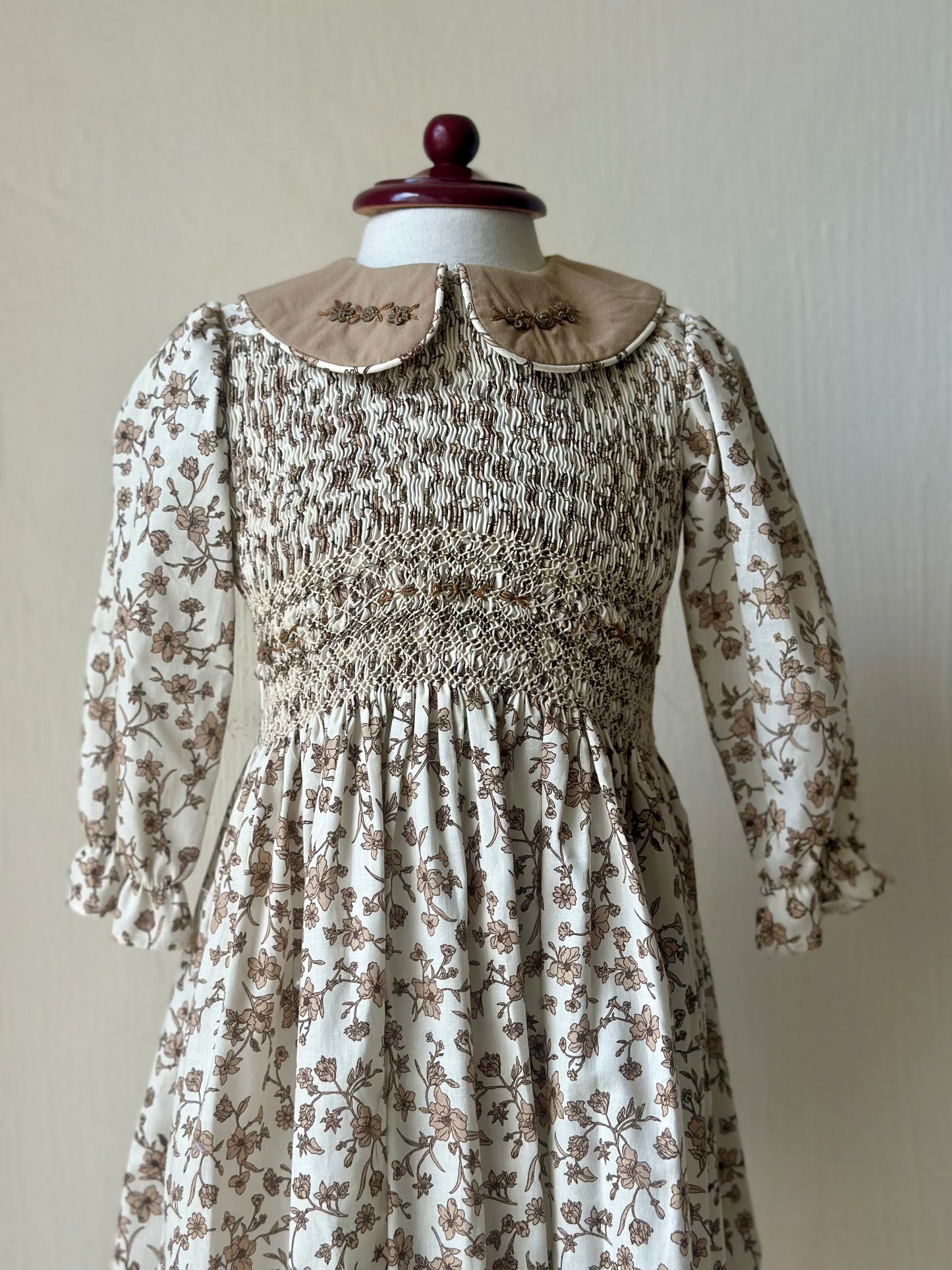 Vestido Martina con bordado de smock