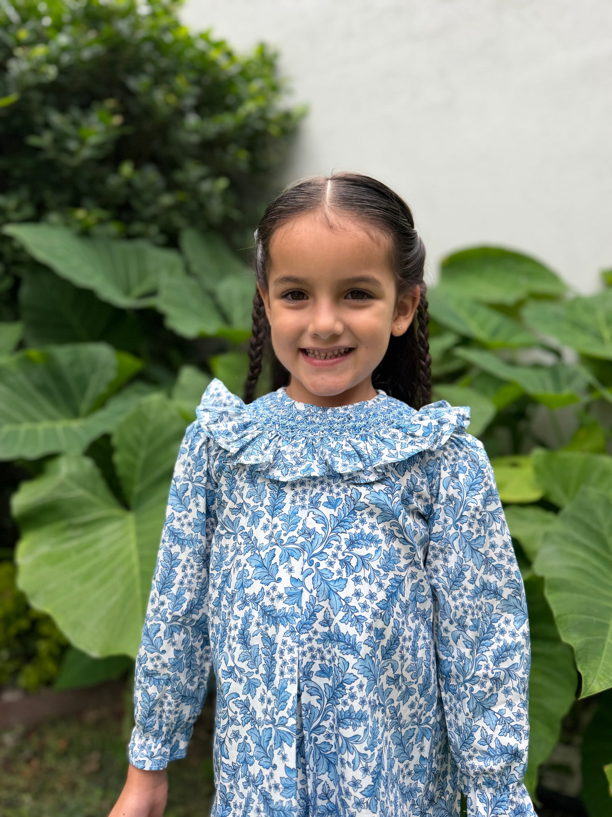 Vestido Isabella en tela 100% algodón con el cuello bordado de smock